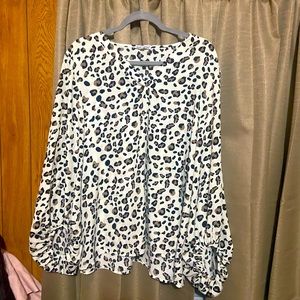 Cheeta print flowy blouse